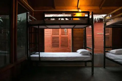 Анджуна: Wonderland Hostel