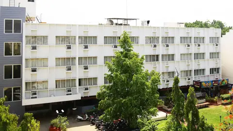 Hotel Rajvihar Deluxe — фото 1