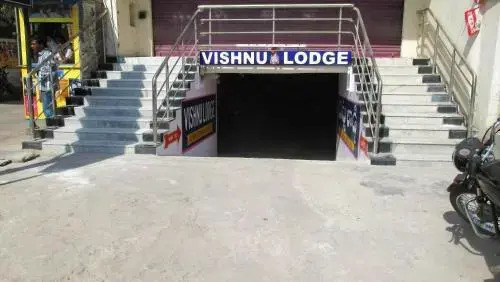 Варангал: Vishnu Lodge