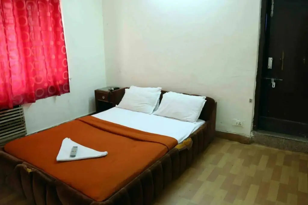 Мумбаи: Kishish Kunj Hotel