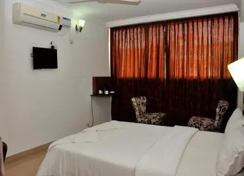 Мангалур: Emporium Hotel