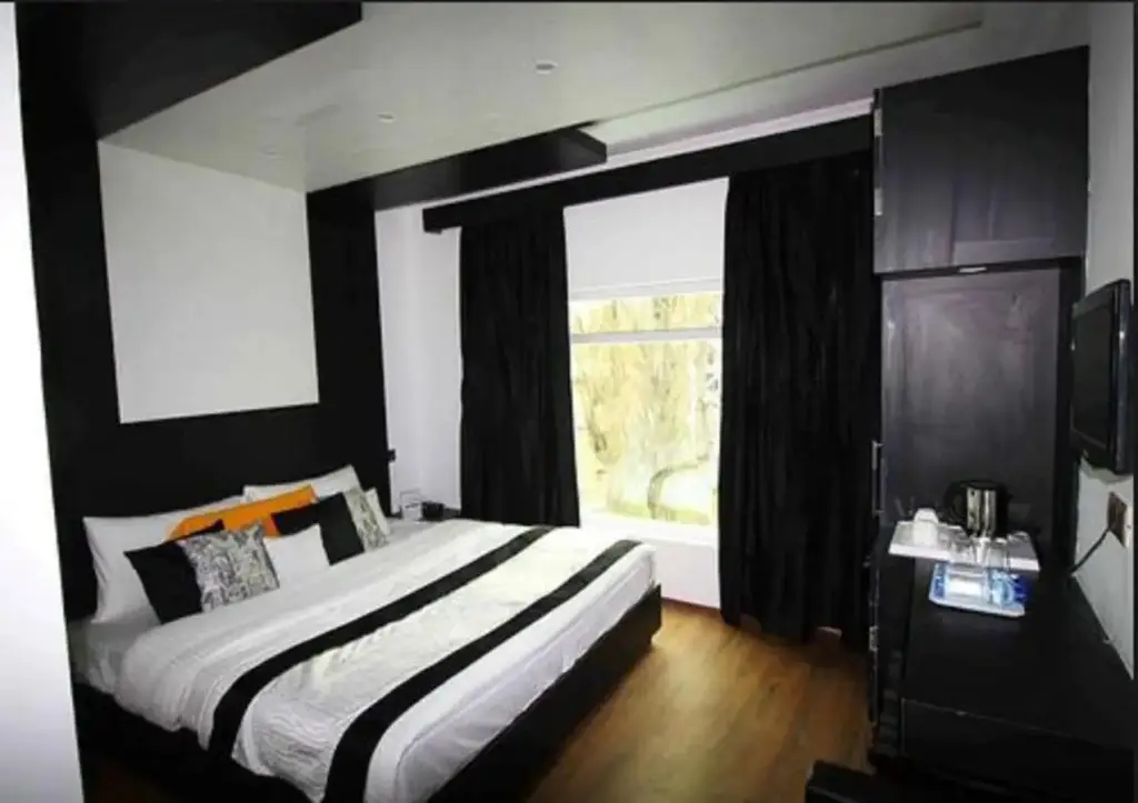 Шринагар: Hotel Green Leaf