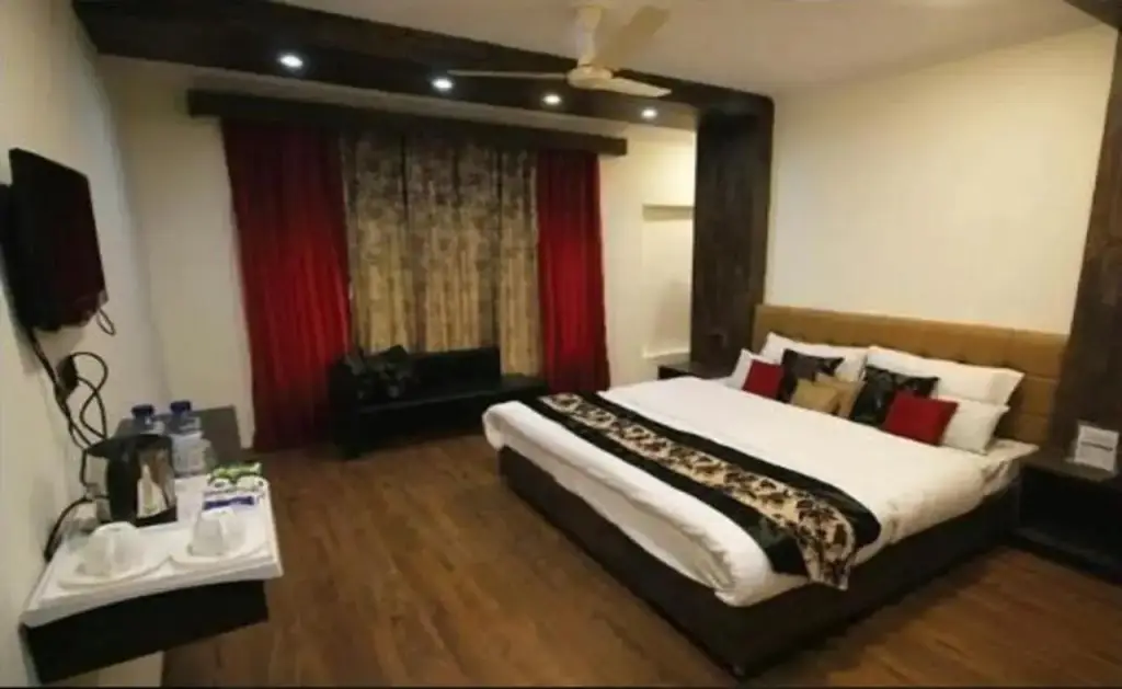 Шринагар: Hotel Green Leaf