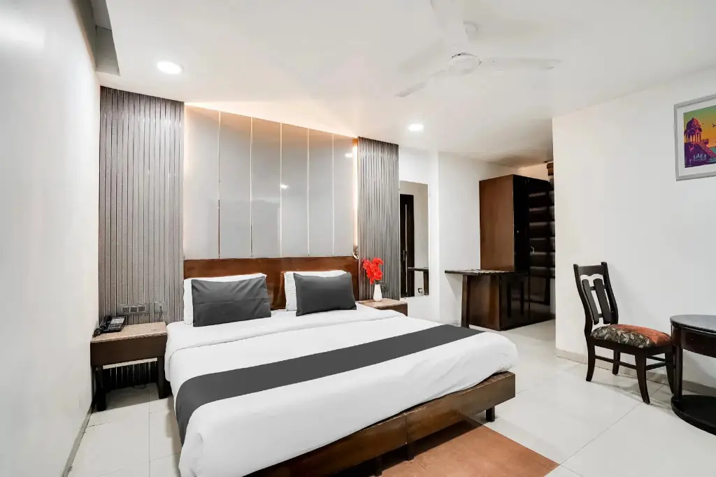 Нью-Дели: Hotel Grand Peepal