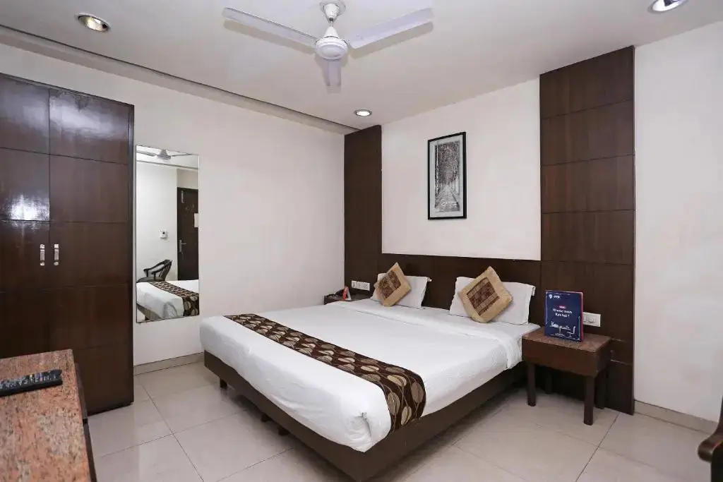 Нью-Дели: Hotel Grand Peepal