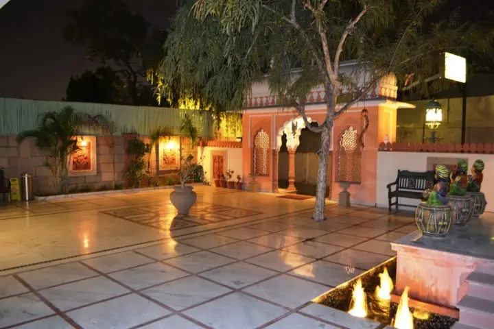 Джайпур: Suryaa Villa - A City Centre Hotel