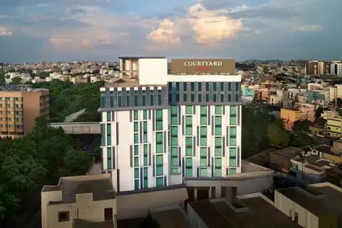 Courtyard by Marriott Hyderabad — фото 1