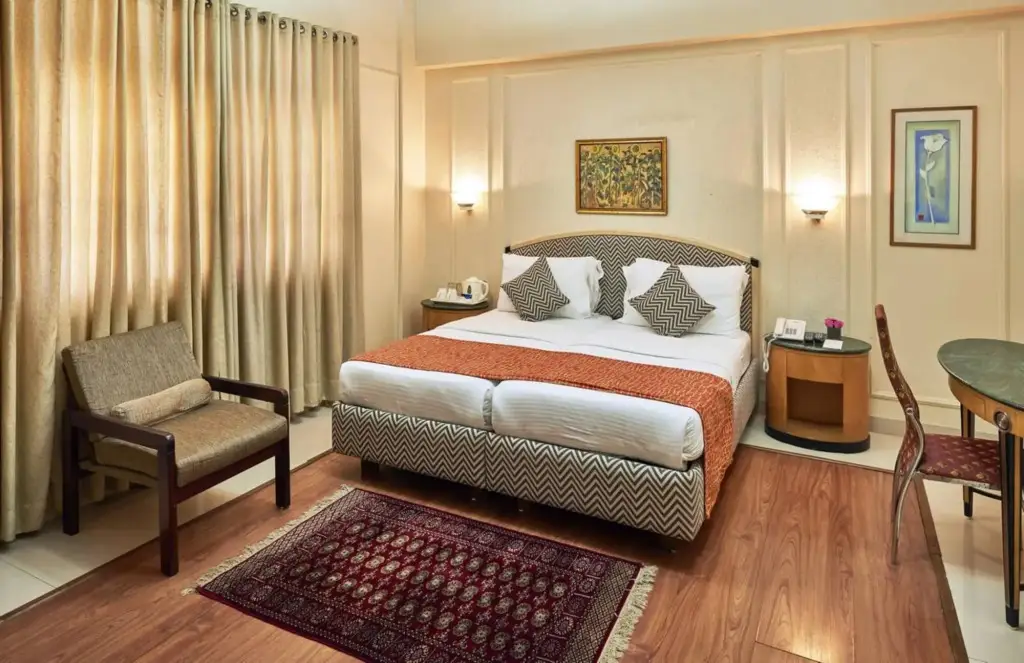 Мумбаи: Astoria Hotel