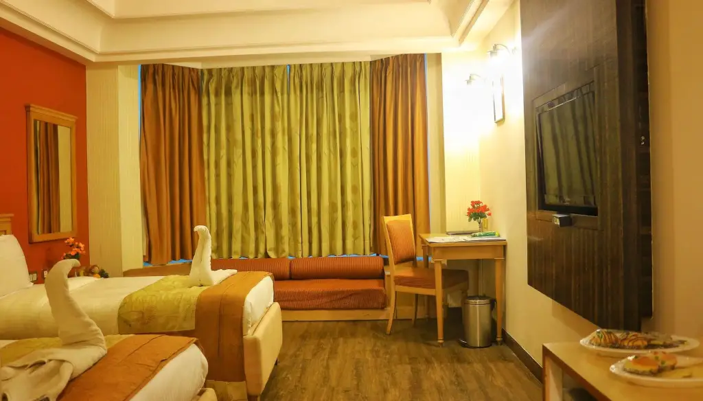 Нью-Дели: Dee Marks Hotel & Resorts
