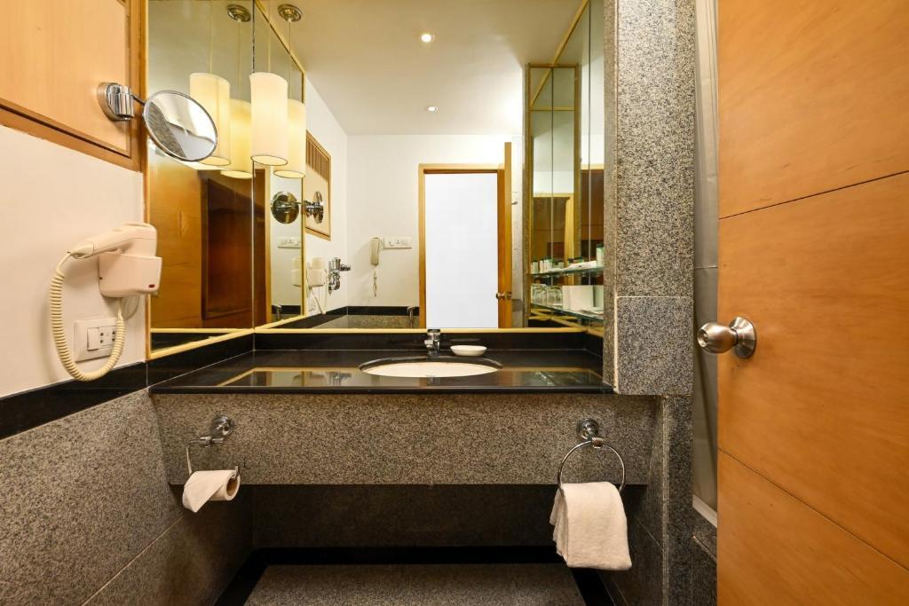 Мумбаи: Fariyas Hotel