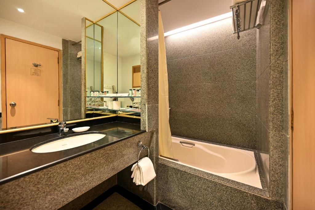 Мумбаи: Fariyas Hotel