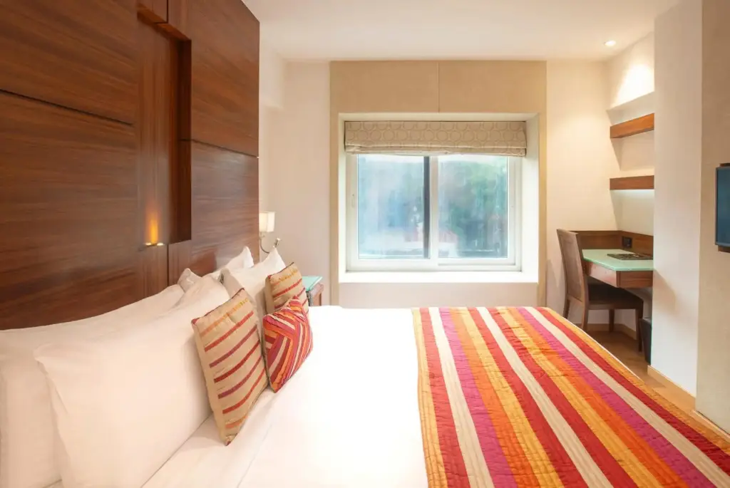 Мумбаи: Hotel Bawa Continental