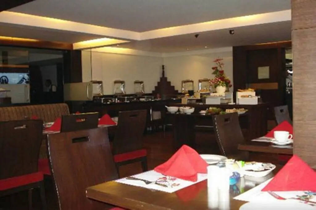 Пуна: Royal Orchid Golden Suites Pune