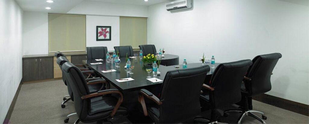 Пуна: Royal Orchid Golden Suites Pune