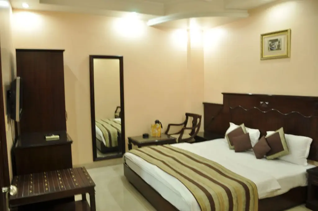 Нью-Дели: Hotel Legend International