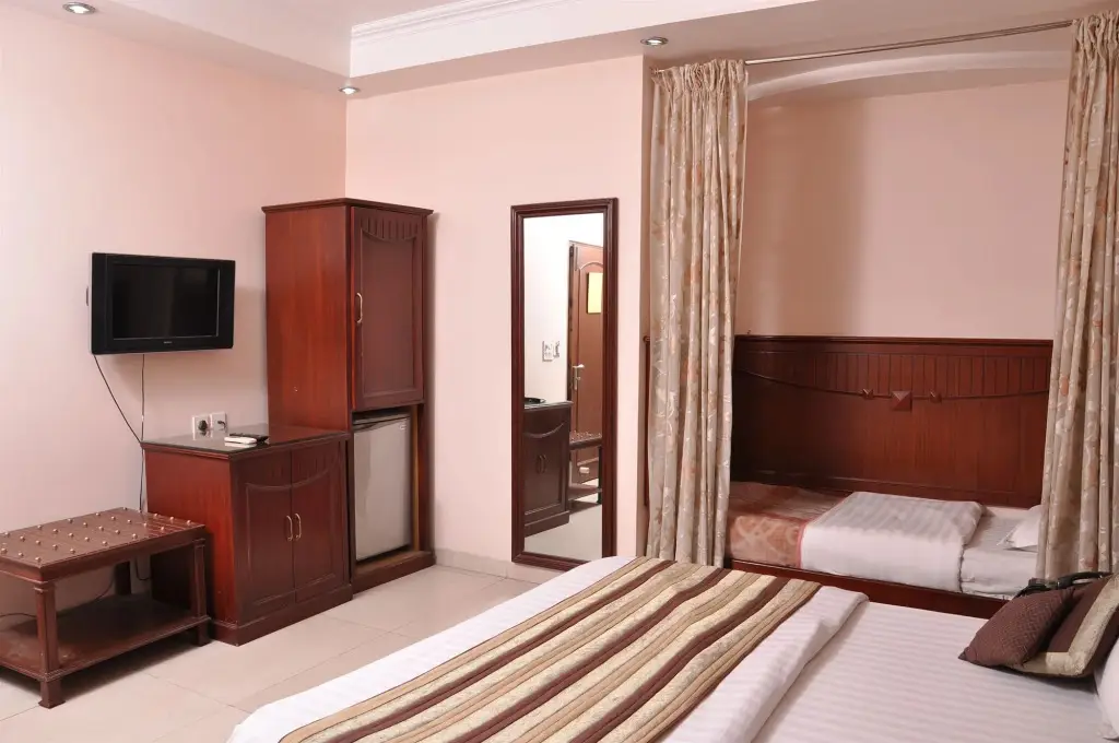 Нью-Дели: Hotel Legend International