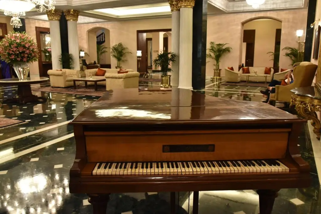 The Oberoi Grand Kolkata Hotel — фото 1