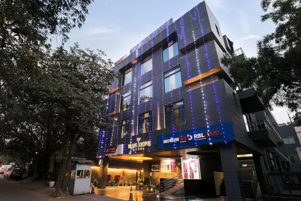 Hotel Blue Stone - Nehru Place — фото 1