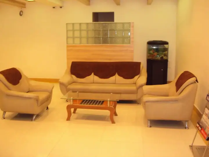 Маниячи: Hotel Palmyra Grand Inn