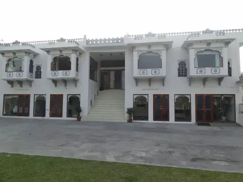 Devendra Garh — фото 1