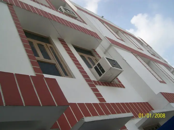 Гайя: Hotel Viraat Inn