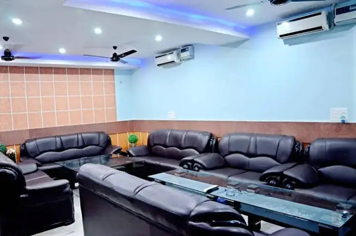 Ханзи: Thind Hotel