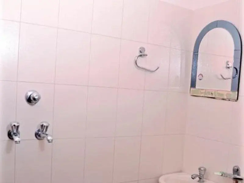 Ханзи: Thind Hotel
