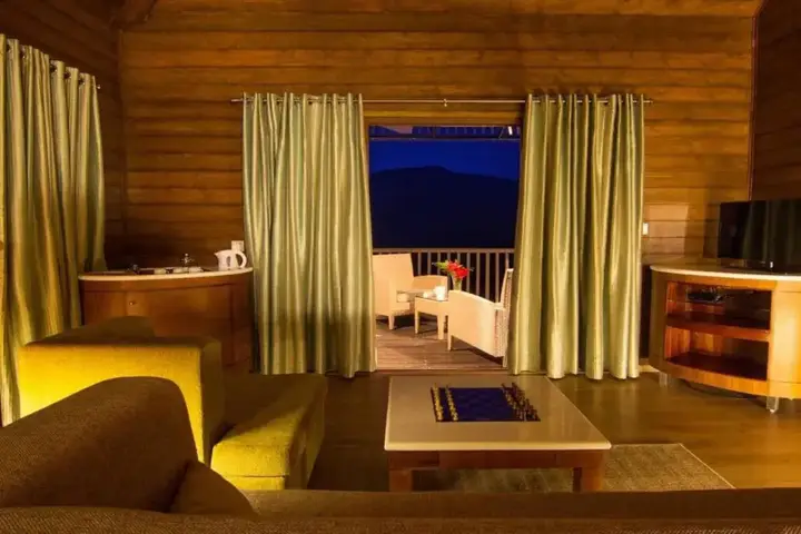 Какабе: The Tamara Coorg