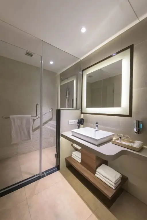 Паравур: Club Mahindra Ashtamudi