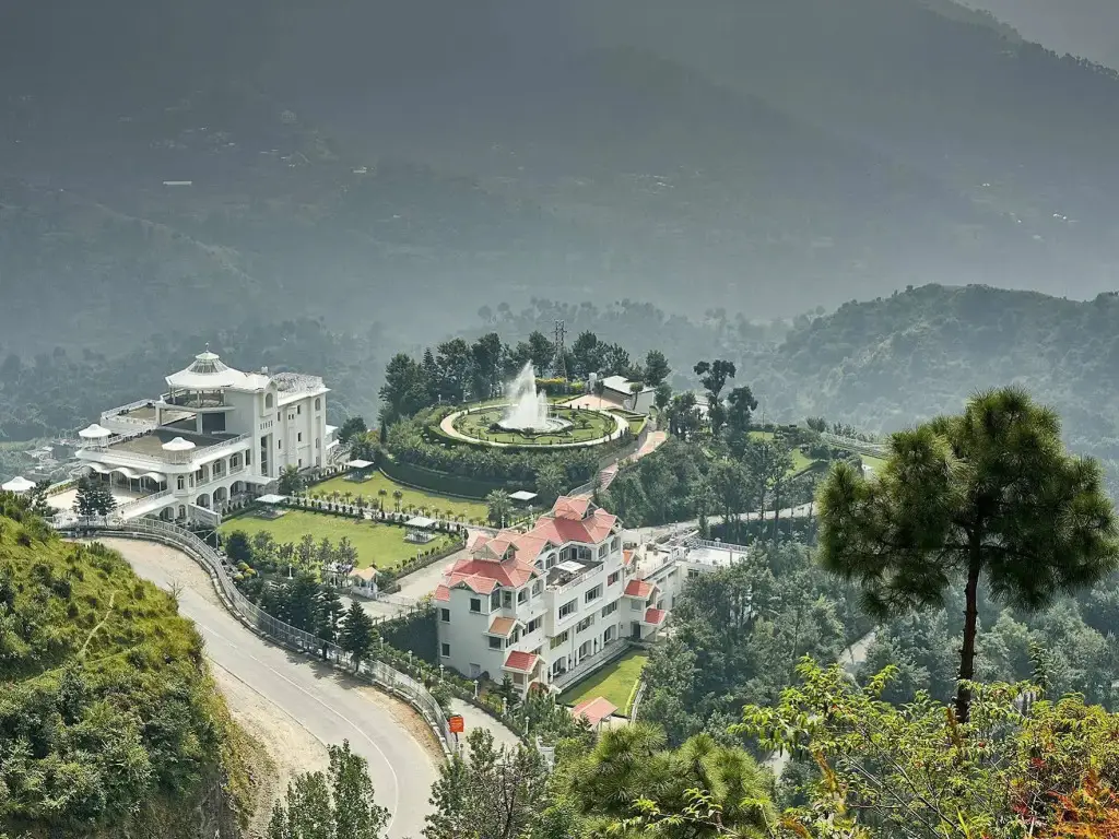 Куфри: Club Mahindra Kandaghat Resort