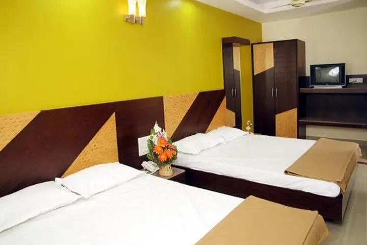 Бангалор: UG Royal Hotel