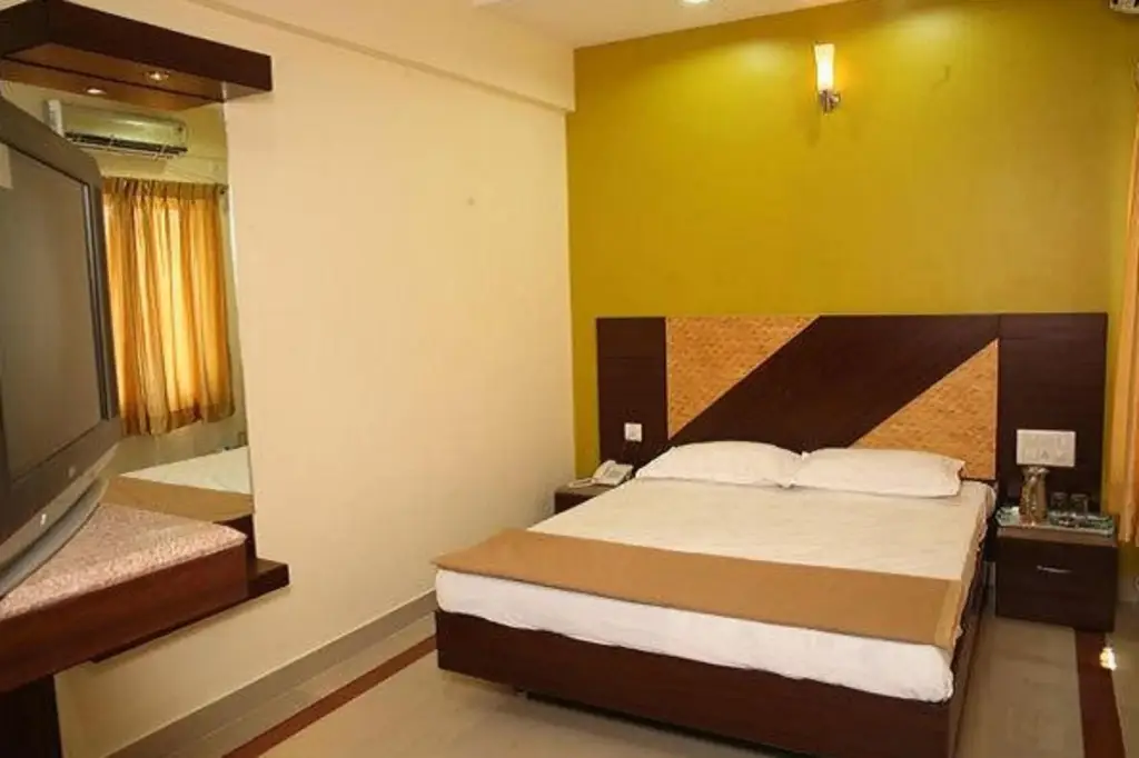 Бангалор: UG Royal Hotel