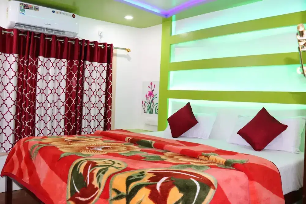 Аллеппи: Sreekrishna Houseboat