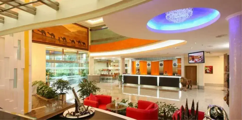 Cheppad: The Royale Gardens Hotel