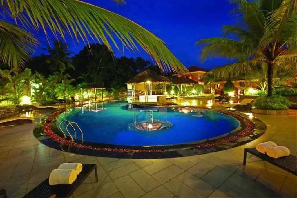 Cheppad: The Royale Gardens Hotel