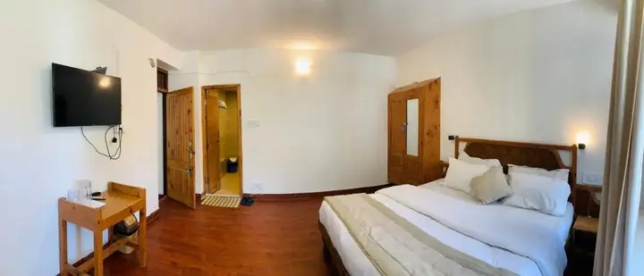 Манали: Tourist Hotel