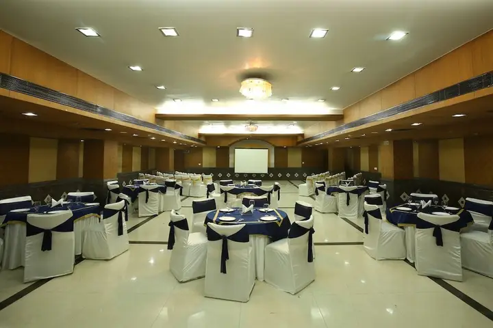 Гуруграм: Emblem Hotel Sector 14 Gurgaon