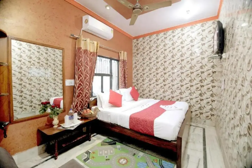 Агра: Hotel Rashmi Agra