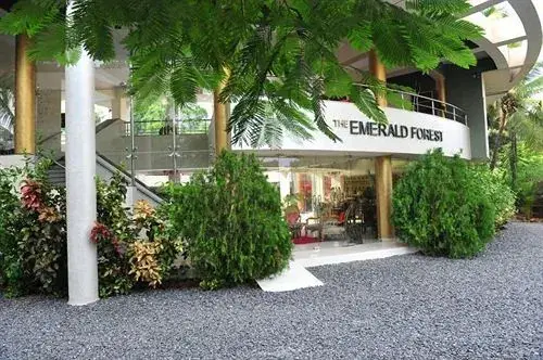 United-21 Emerald Forest Hotel — фото 1