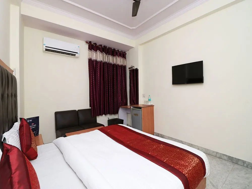 Нью-Дели: OYO 12419 Hotel Silver Shine