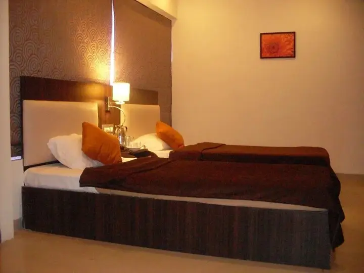 Мумбаи: Signature Crest Goregaon