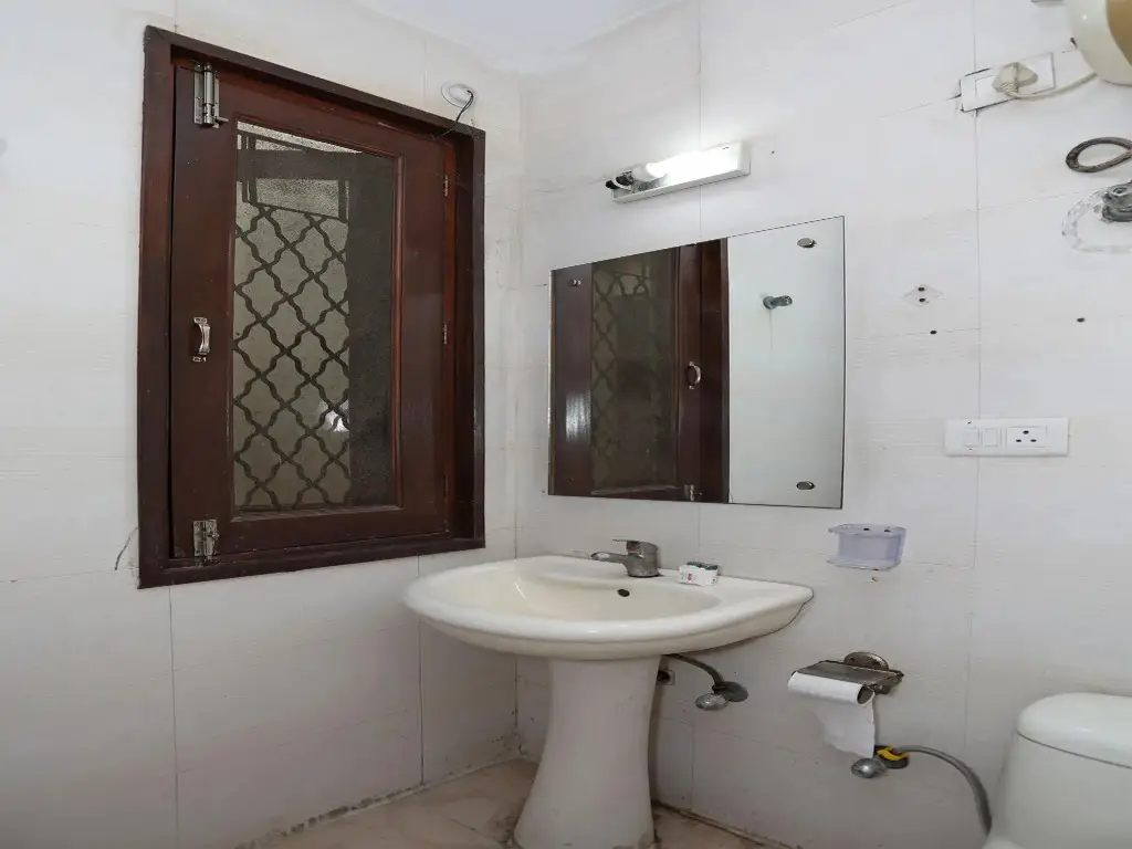 Нойда: OYO 641 Grand Place