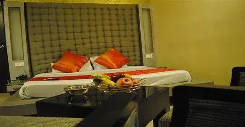 Дехрадун: Hotel Queens Pearl