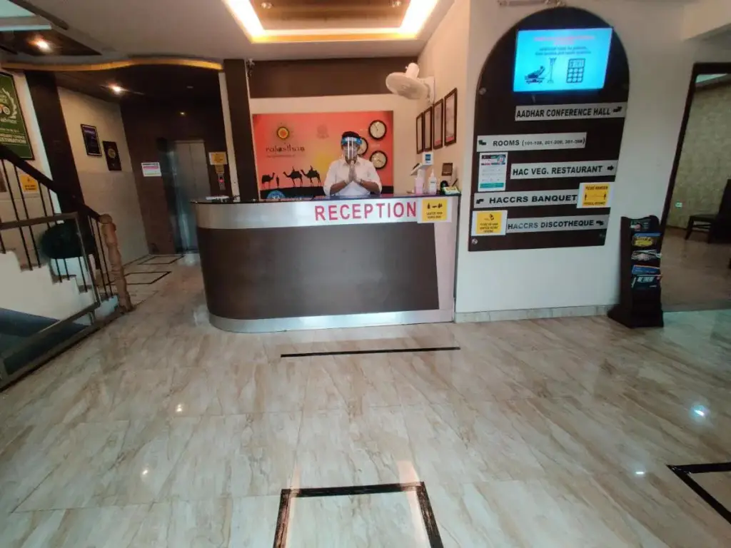 Джайпур: Hotel Savi Regency