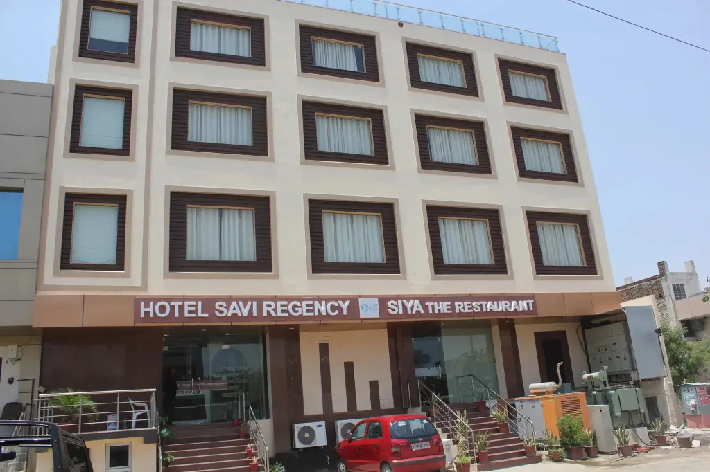 Hotel Savi Regency — фото 1