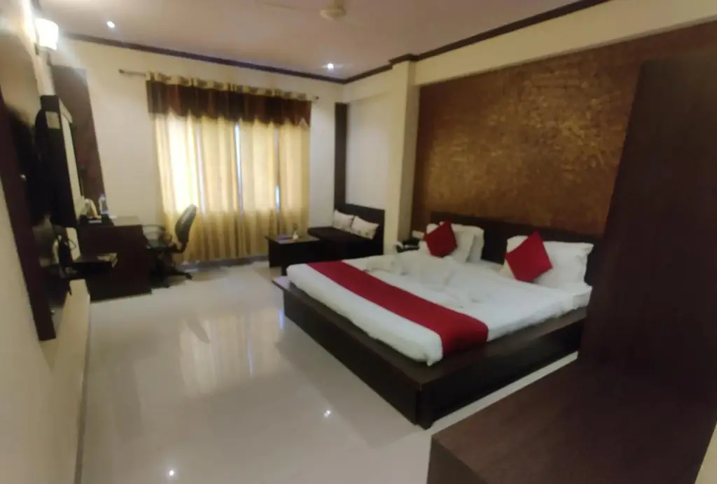 Джайпур: Hotel Savi Regency