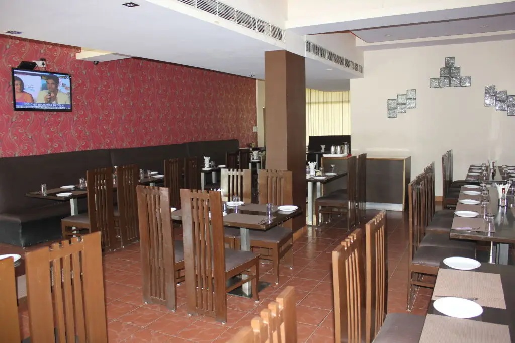Джайпур: Hotel Savi Regency