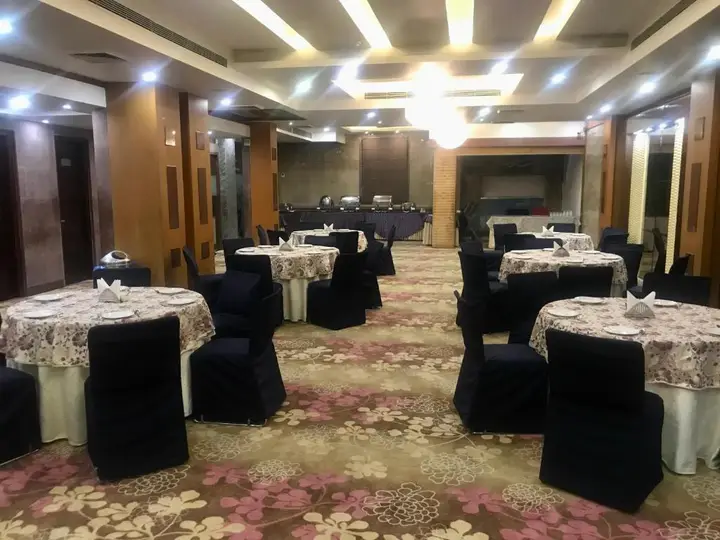 Карнал: Leela Grande Hotel