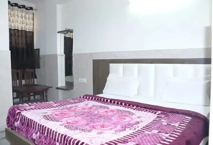 Агра: Hotel Ambika Palace