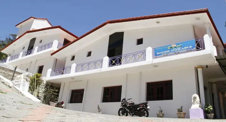Ути: Hotel RJ Inn
